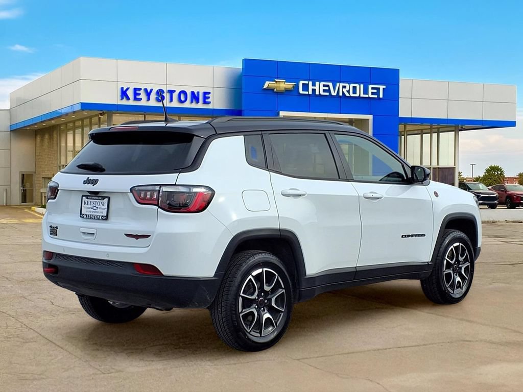Used 2025 Jeep Compass Trailhawk AWD/4WD image 7