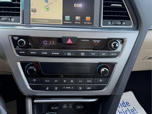 Used 2016 Hyundai Sonata Limited w/ Option Group 05 FWD image 24