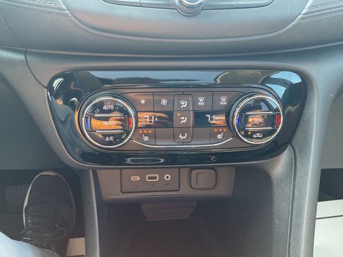 Certified 2022 Buick Encore GX Essence w/ Experience Buick Package image 10