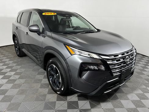 Used 2024 Nissan Rogue SV AWD/4WD image 3