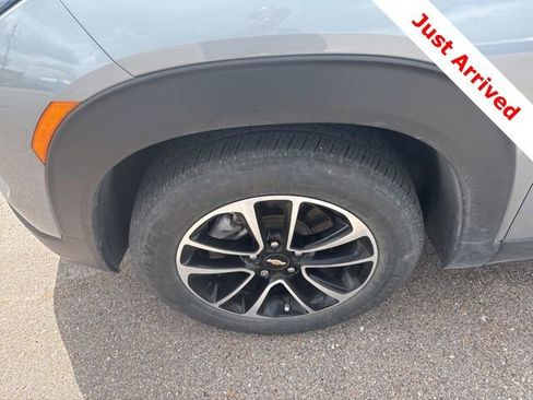 Used 2024 Chevrolet TrailBlazer LT w/ Convenience Package FWD image 15
