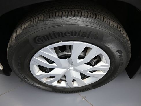 Certified 2022 Toyota Corolla Cross L AWD/4WD image 14