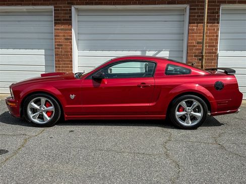 Used 2009 Ford Mustang GT RWD image 16