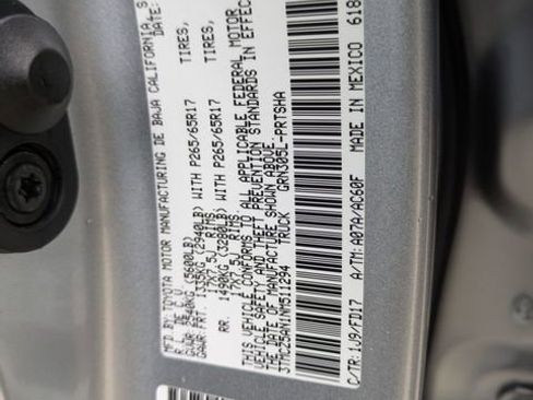 Used 2022 Toyota Tacoma TRD Sport image 34