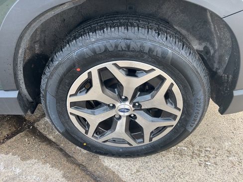 Used 2023 Subaru Forester Premium image 23