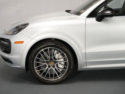 Used 2019 Porsche Cayenne Turbo AWD/4WD image 3