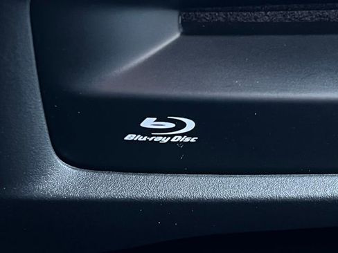 Used 2023 Chrysler Pacifica Pinnacle FWD image 31