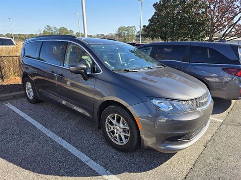 Used 2021 Chrysler Voyager Lxi image 6