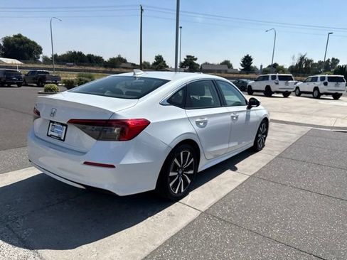 Used 2022 Honda Civic EX image 6