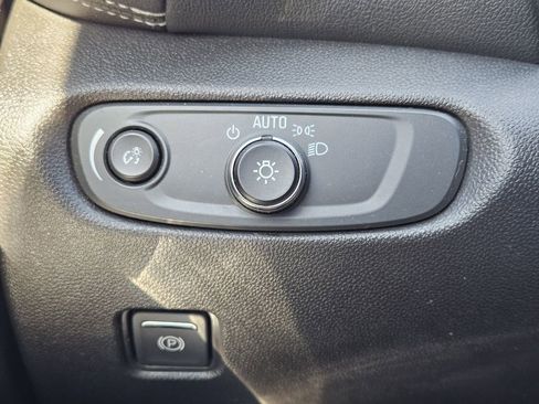 Used 2023 Chevrolet Blazer LT image 22