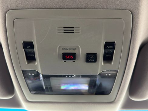 Used 2016 Lexus ES 350 Premium w/ Navigation System Package image 34