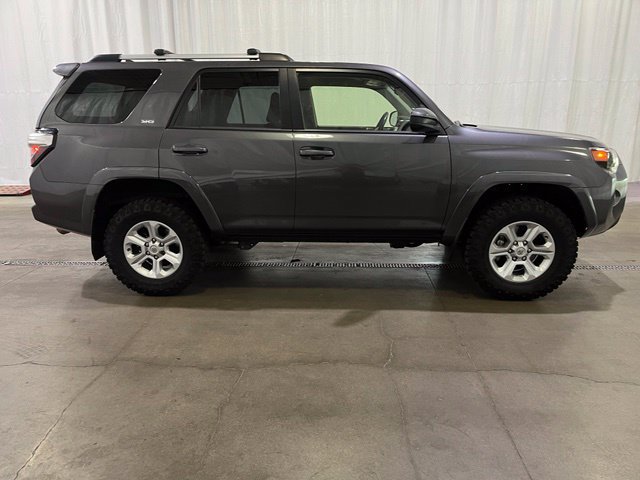 Certified 2021 Toyota 4Runner SR5 AWD/4WD image 3