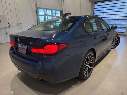 Used 2022 BMW 530i xDrive w/ M Sport Package AWD/4WD image 4