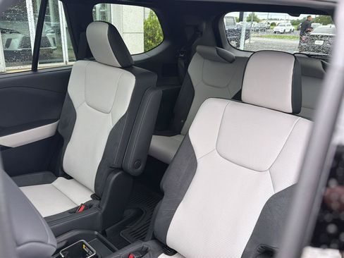 New 2026 Lexus TX 500h AWD image 32