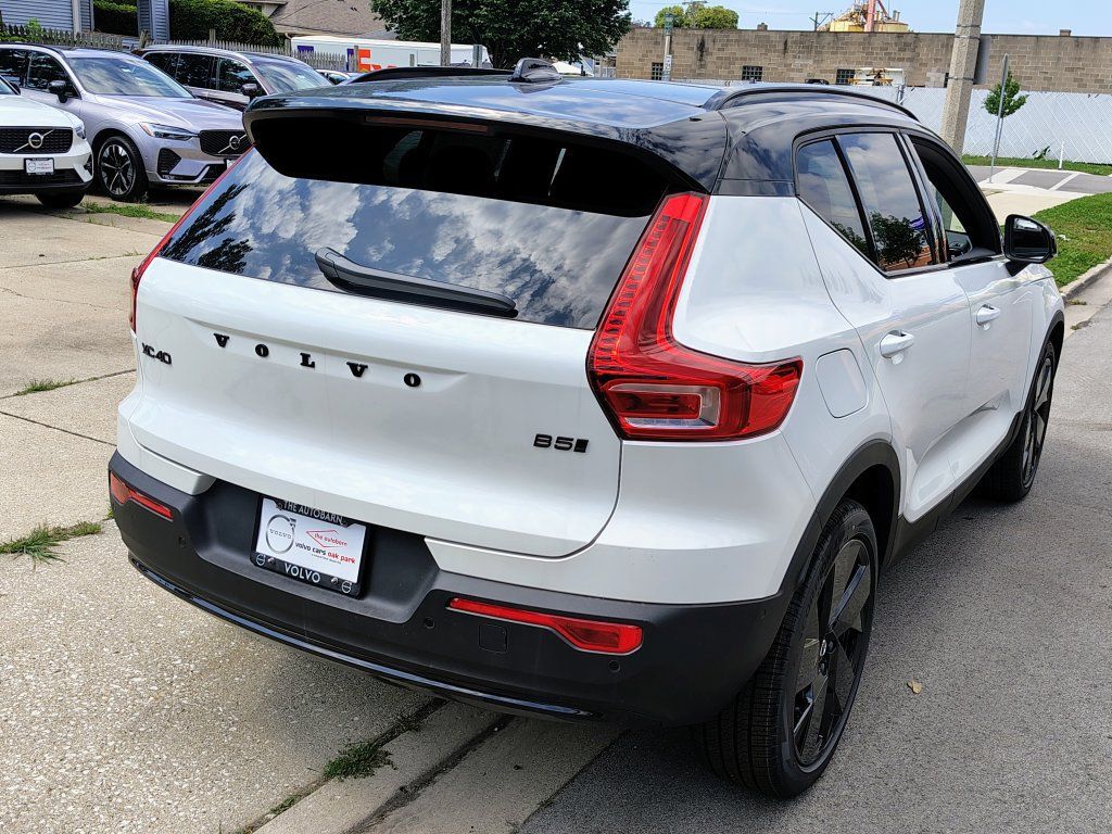 New 2026 Volvo XC40 B5 Ultra w/ Climate Package AWD/4WD image 10