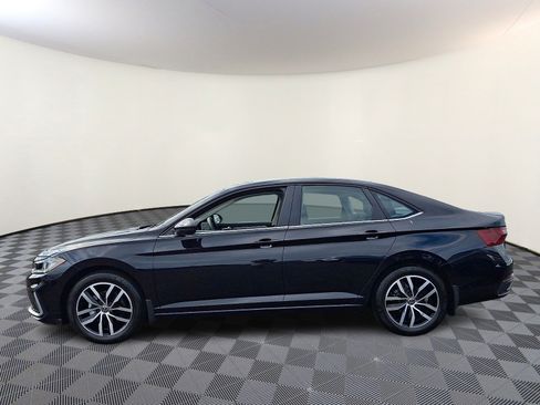 Certified 2026 Volkswagen Jetta SE FWD image 4