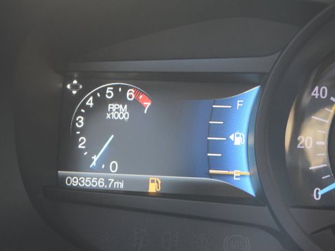 Used 2018 Ford Edge Titanium w/ Equipment Group 301A image 13