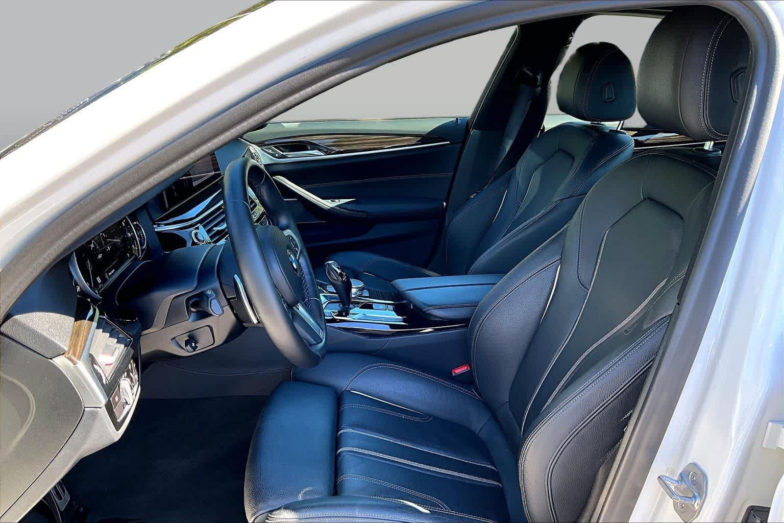 Used 2019 BMW 540i w/ M Sport Package RWD image 7