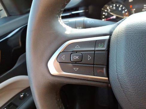 Used 2025 Jeep Compass Limited AWD/4WD image 17