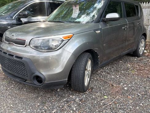 Used 2014 Kia Soul FWD image 1