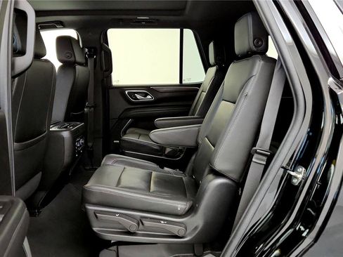 Used 2022 Chevrolet Tahoe LT w/ Luxury Package image 33