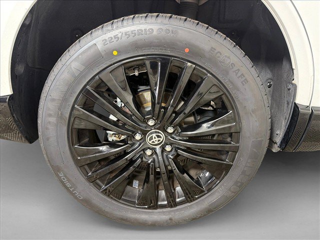 Used 2023 Toyota Venza Nightshade AWD/4WD image 17