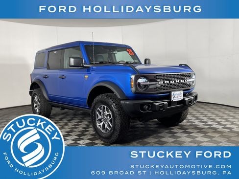 Used 2025 Ford Bronco Badlands image 1