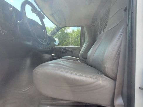 Used 2021 Chevrolet Express 2500 w/ Communications Package RWD image 10