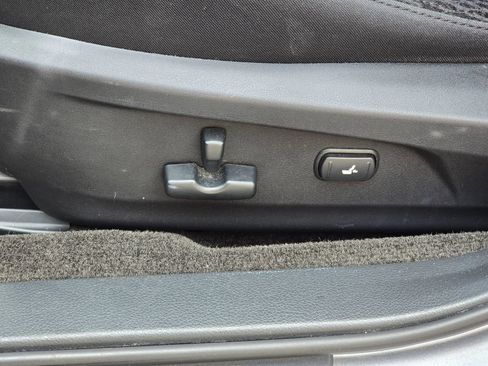 Used 2011 Subaru Legacy 2.5i Premium w/ All-Weather Pkg AWD/4WD image 13