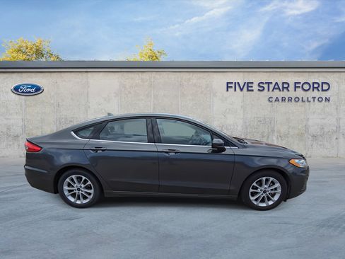 Used 2020 Ford Fusion SE image 9