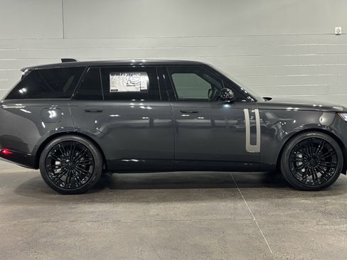 New 2026 Land Rover Range Rover Long Wheelbase SE AWD/4WD image 13