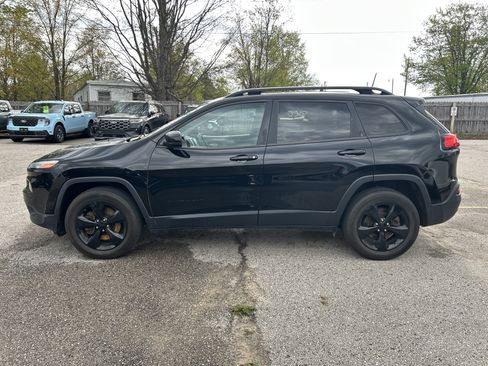 Used 2018 Jeep Cherokee High Altitude w/ Luxury Group AWD/4WD image 7
