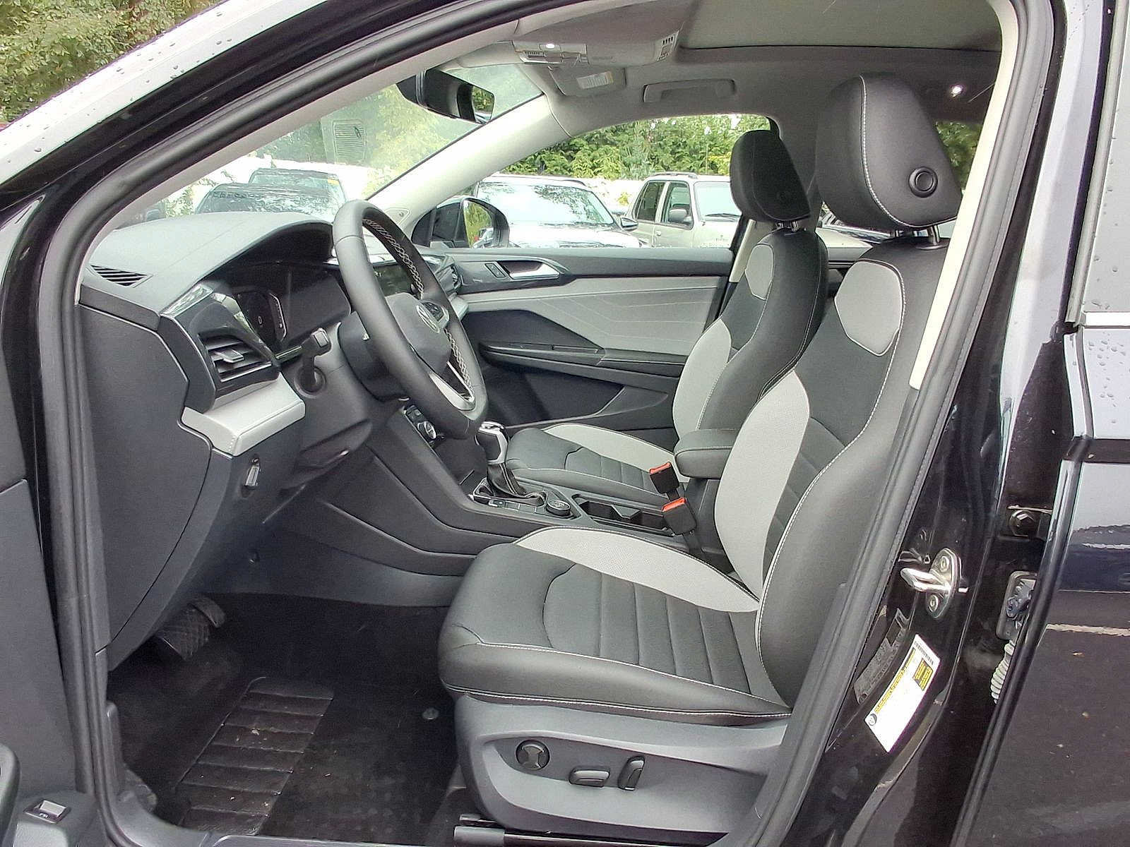 Used 2024 Volkswagen Taos SEL AWD/4WD image 17