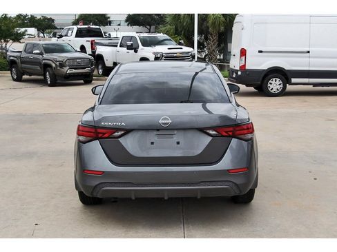 Used 2025 Nissan Sentra S FWD image 5