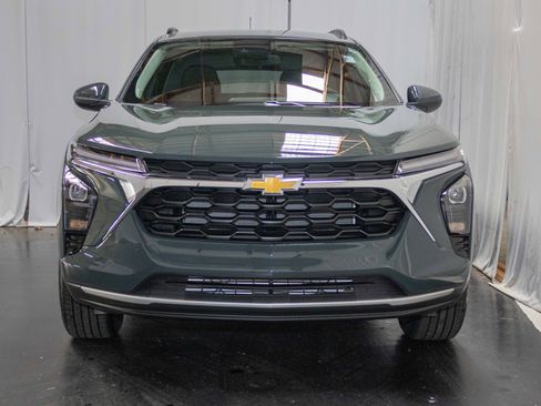 New 2026 Chevrolet Trax LT w/ Driver Confidence Package image 2