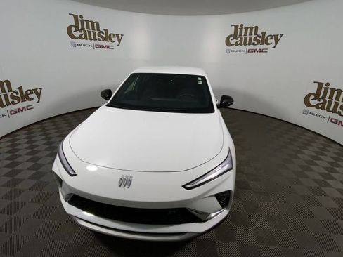 Used 2024 Buick Envista Sport Touring w/ Convenience I Package image 3