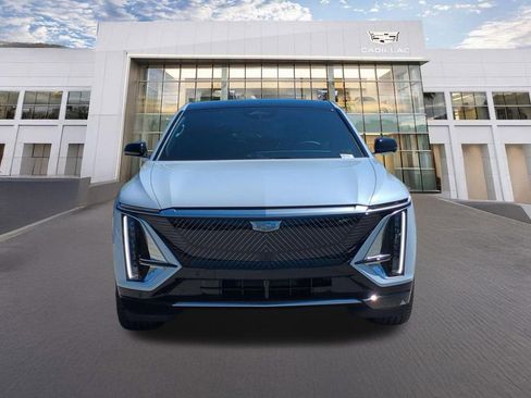 New 2026 Cadillac Lyriq Luxury image 2