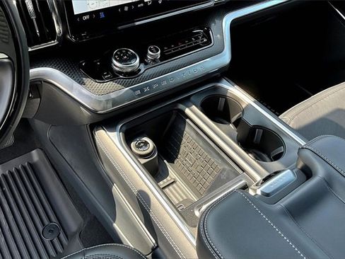 New 2025 Ford Expedition Platinum w/ Stealth Performance Package image 8