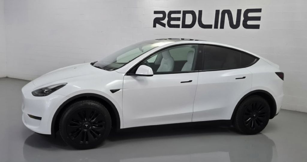 Used 2024 Tesla Model Y Long Range AWD/4WD image 2