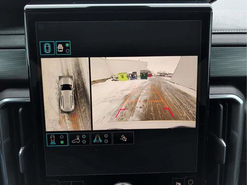 Used 2025 GMC Acadia Elevation image 12