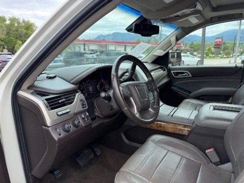 Used 2015 GMC Yukon Denali w/ Touring Package AWD/4WD image 13