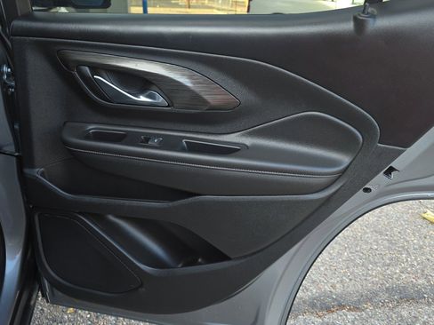 Used 2023 GMC Terrain SLE w/ Driver Convenience Package image 26