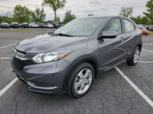 Used 2017 Honda HR-V LX image 11