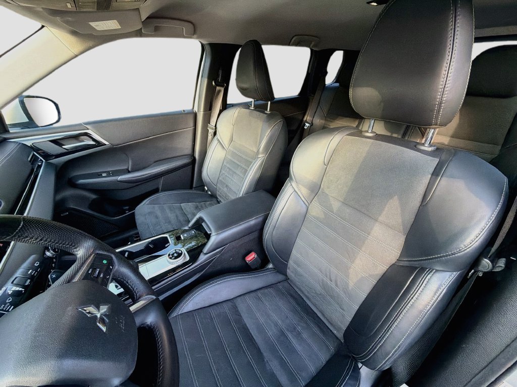 Used 2025 Mitsubishi Outlander SE AWD/4WD image 24