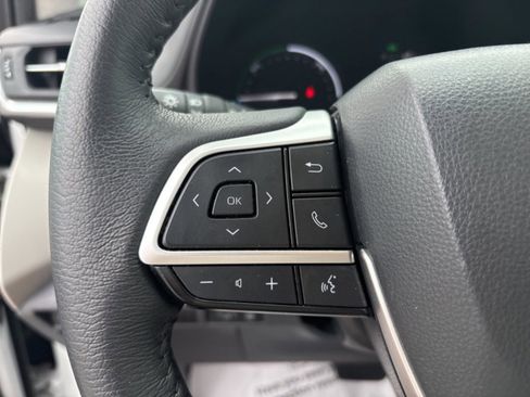 Used 2024 Toyota Sienna XLE image 13