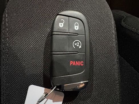 Used 2019 Jeep Renegade Sport image 12