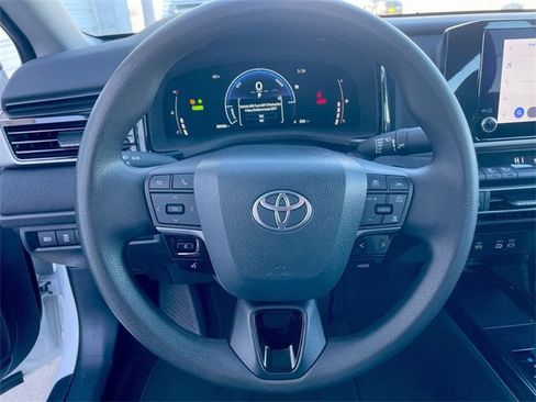 Used 2025 Toyota Camry LE image 14