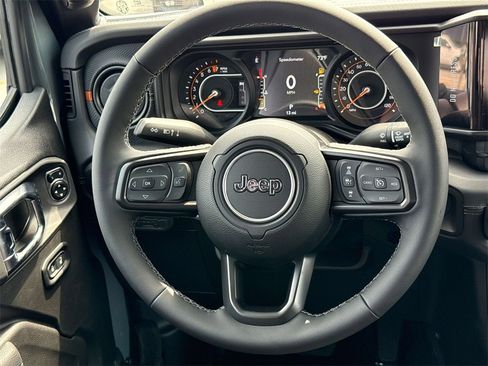 New 2025 Jeep Gladiator Mojave w/ Convenience Group image 13