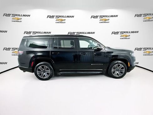 Used 2024 Jeep Wagoneer Series II w/ Flexible Seating Group AWD/4WD image 8