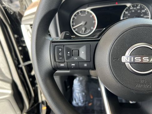 Used 2023 Nissan Rogue SV image 15